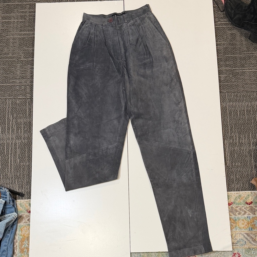 2/35$❤️Elegant Women's Gray Pants Leather